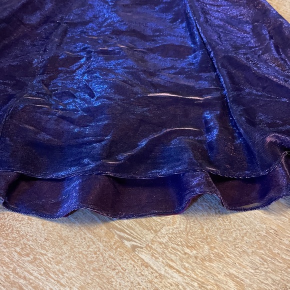 Vintage shiny 80s 90s stepping out dress - Picture 3 of 8